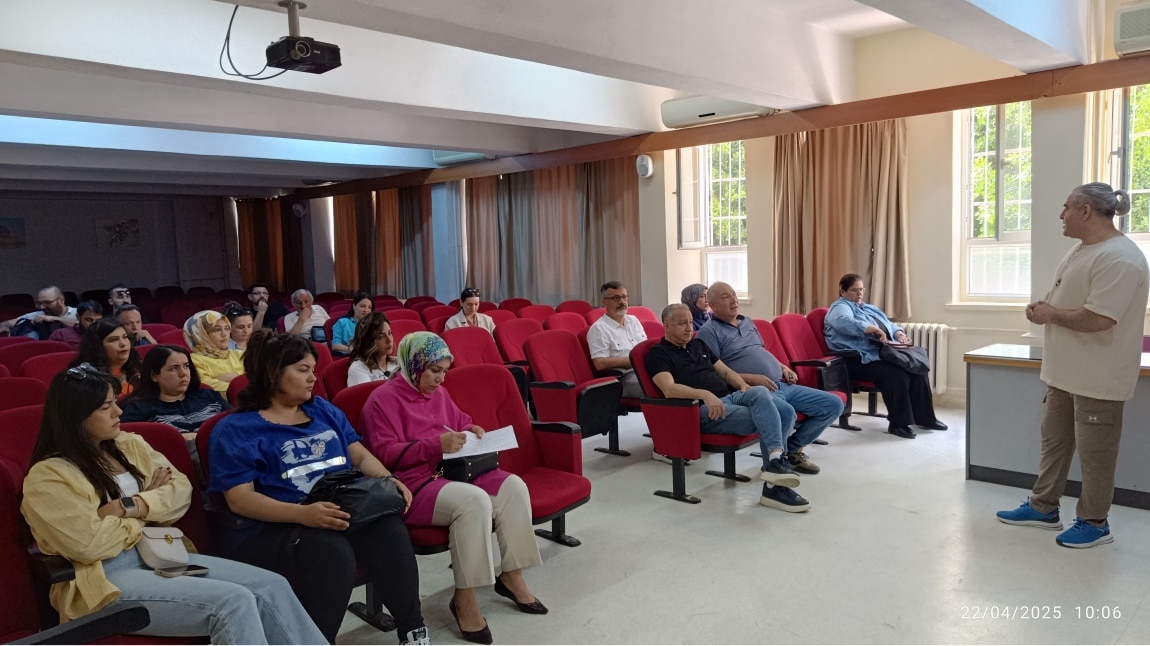 Ortaokul Rehber öğretmenlerine yönelik, 8. Sınıf öğrencilerinin LGS sınav öncesi öğrencilerimizin yönlendirmenin sağlıklı olabilmesi için Meslek lisemiz hakkında bilgilendirme toplanıtısı gerçekleştirildi.